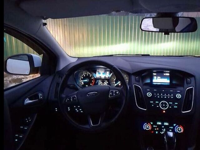 Білий Форд Фокус, об'ємом двигуна 1 л та пробігом 165 тис. км за 8600 $, фото 6 на Automoto.ua