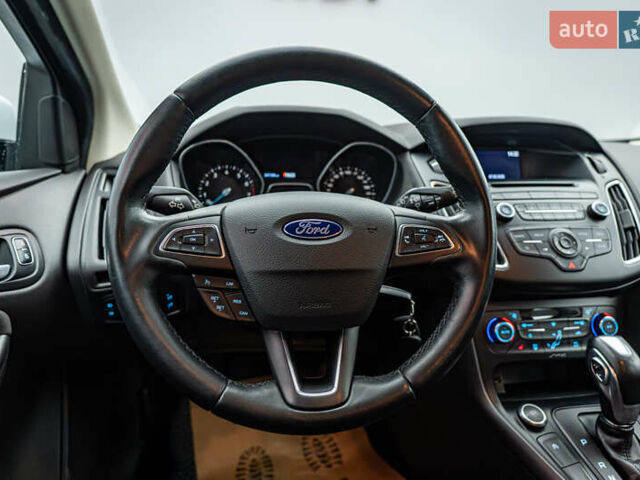 Белый Форд Фокус, объемом двигателя 1 л и пробегом 207 тыс. км за 8333 $, фото 11 на Automoto.ua