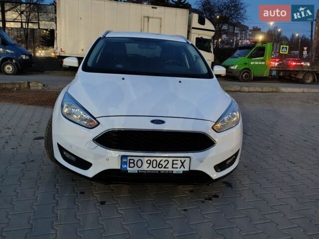 Білий Форд Фокус, об'ємом двигуна 1 л та пробігом 155 тис. км за 9500 $, фото 1 на Automoto.ua