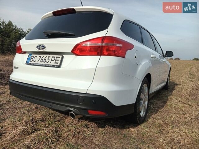 Белый Форд Фокус, объемом двигателя 2 л и пробегом 206 тыс. км за 9300 $, фото 11 на Automoto.ua