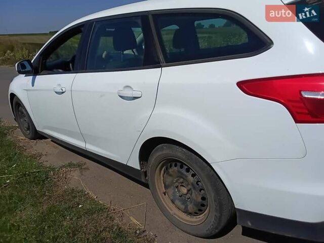 Белый Форд Фокус, объемом двигателя 1 л и пробегом 177 тыс. км за 7000 $, фото 16 на Automoto.ua