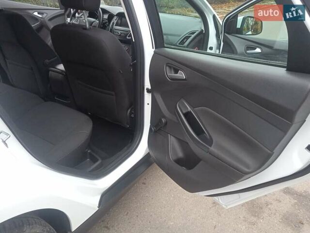 Білий Форд Фокус, об'ємом двигуна 1.6 л та пробігом 185 тис. км за 8400 $, фото 17 на Automoto.ua