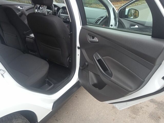 Белый Форд Фокус, объемом двигателя 1.5 л и пробегом 185 тыс. км за 8400 $, фото 15 на Automoto.ua