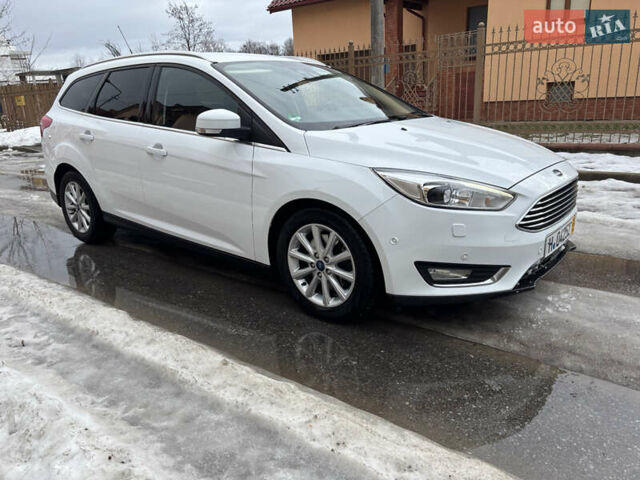Белый Форд Фокус, объемом двигателя 2 л и пробегом 217 тыс. км за 9900 $, фото 4 на Automoto.ua