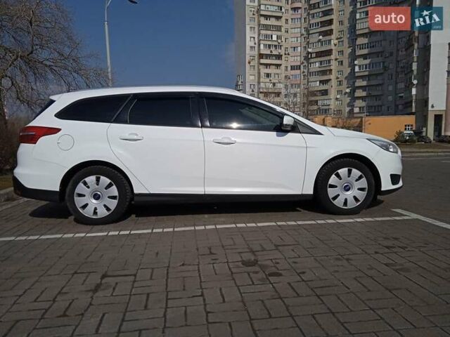 Белый Форд Фокус, объемом двигателя 1 л и пробегом 203 тыс. км за 6300 $, фото 11 на Automoto.ua