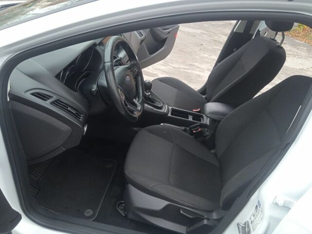 Белый Форд Фокус, объемом двигателя 1.5 л и пробегом 185 тыс. км за 8400 $, фото 21 на Automoto.ua