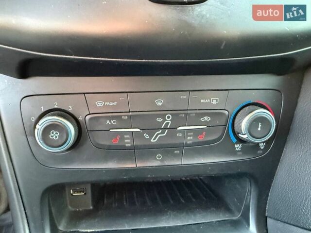 Белый Форд Фокус, объемом двигателя 1 л и пробегом 211 тыс. км за 6100 $, фото 15 на Automoto.ua