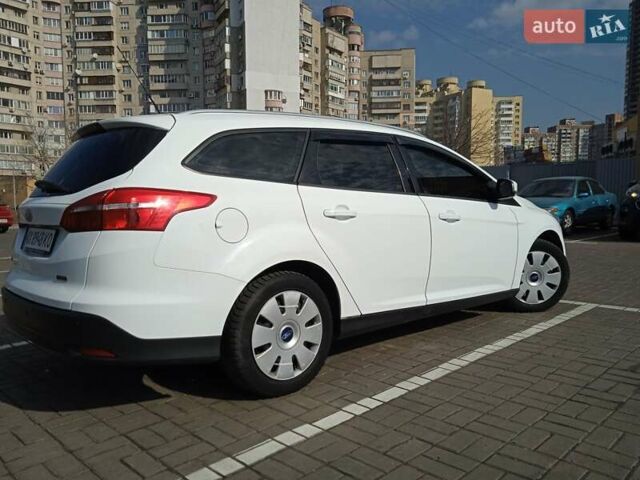Белый Форд Фокус, объемом двигателя 1 л и пробегом 203 тыс. км за 6300 $, фото 13 на Automoto.ua