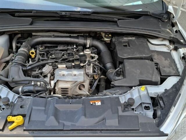 Белый Форд Фокус, объемом двигателя 1 л и пробегом 101 тыс. км за 6500 $, фото 6 на Automoto.ua