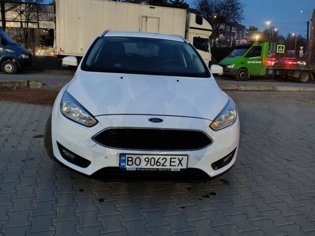 Белый Форд Фокус, объемом двигателя 1 л и пробегом 160 тыс. км за 8300 $, фото 1 на Automoto.ua