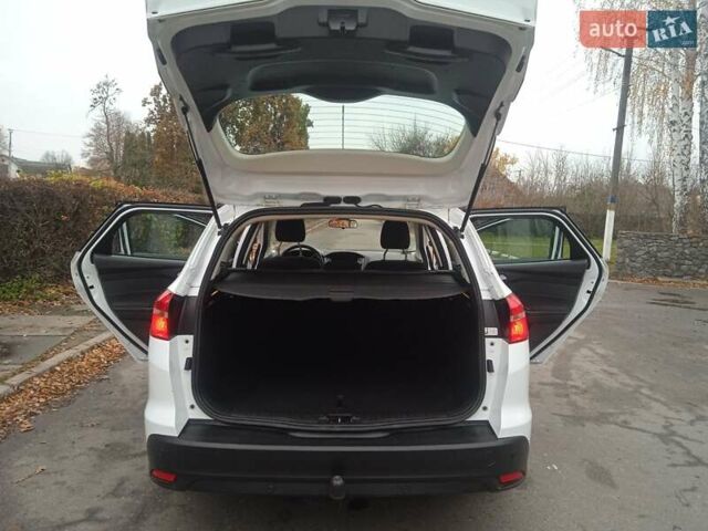 Білий Форд Фокус, об'ємом двигуна 1.6 л та пробігом 185 тис. км за 8400 $, фото 19 на Automoto.ua