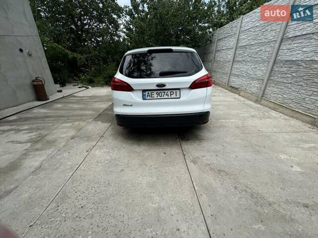 Білий Форд Фокус, об'ємом двигуна 1 л та пробігом 100 тис. км за 5500 $, фото 3 на Automoto.ua
