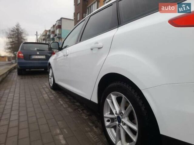 Білий Форд Фокус, об'ємом двигуна 1.5 л та пробігом 65 тис. км за 15500 $, фото 2 на Automoto.ua