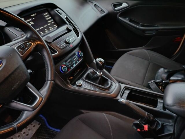 Белый Форд Фокус, объемом двигателя 0 л и пробегом 174 тыс. км за 8700 $, фото 6 на Automoto.ua