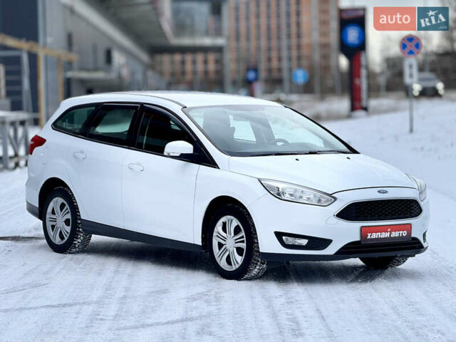 Білий Форд Фокус, об'ємом двигуна 1 л та пробігом 191 тис. км за 7999 $, фото 2 на Automoto.ua