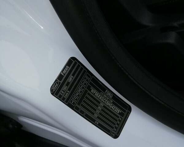 Белый Форд Фокус, объемом двигателя 2 л и пробегом 260 тыс. км за 14300 $, фото 5 на Automoto.ua