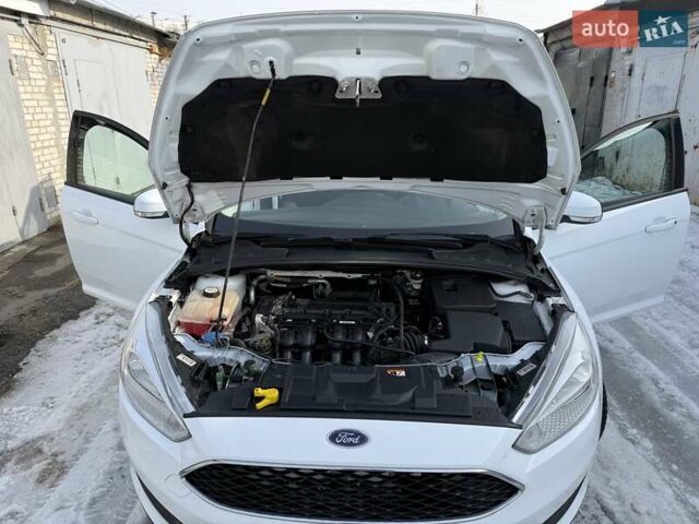 Білий Форд Фокус, об'ємом двигуна 1.6 л та пробігом 135 тис. км за 9700 $, фото 42 на Automoto.ua