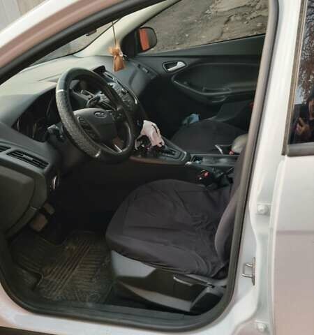 Белый Форд Фокус, объемом двигателя 1 л и пробегом 75 тыс. км за 11600 $, фото 6 на Automoto.ua