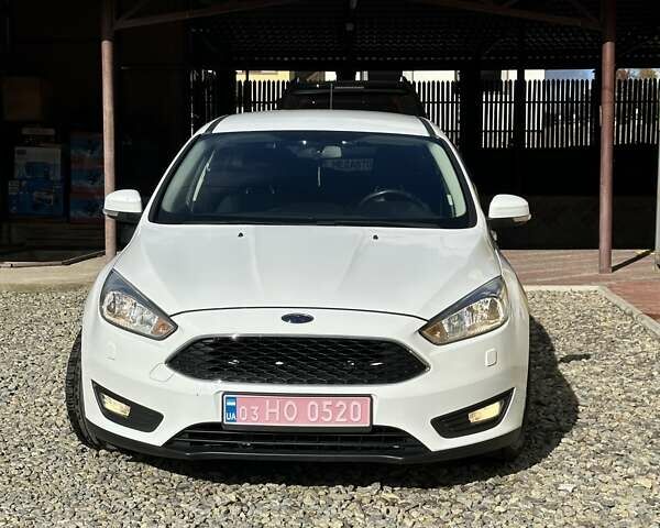 Белый Форд Фокус, объемом двигателя 1.5 л и пробегом 89 тыс. км за 11000 $, фото 1 на Automoto.ua