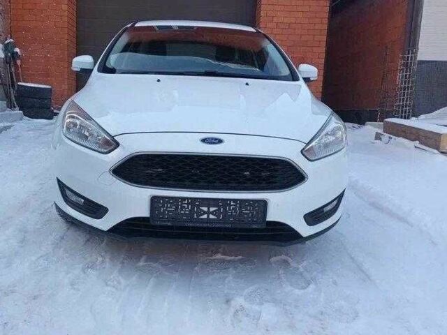 Белый Форд Фокус, объемом двигателя 1.6 л и пробегом 95 тыс. км за 9000 $, фото 2 на Automoto.ua