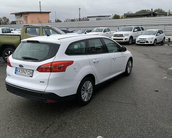 Белый Форд Фокус, объемом двигателя 1 л и пробегом 210 тыс. км за 7900 $, фото 7 на Automoto.ua