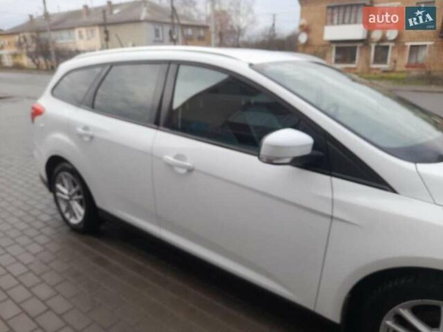 Білий Форд Фокус, об'ємом двигуна 1.5 л та пробігом 65 тис. км за 15500 $, фото 5 на Automoto.ua