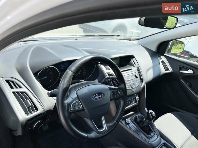 Білий Форд Фокус, об'ємом двигуна 1.6 л та пробігом 156 тис. км за 9700 $, фото 19 на Automoto.ua