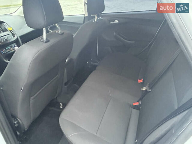 Белый Форд Фокус, объемом двигателя 1.5 л и пробегом 89 тыс. км за 10600 $, фото 16 на Automoto.ua
