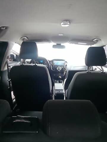 Белый Форд Фокус, объемом двигателя 1 л и пробегом 129 тыс. км за 8000 $, фото 4 на Automoto.ua