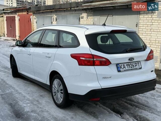Білий Форд Фокус, об'ємом двигуна 1.6 л та пробігом 135 тис. км за 9700 $, фото 4 на Automoto.ua