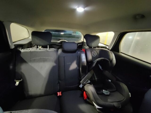 Білий Форд Фокус, об'ємом двигуна 1.6 л та пробігом 170 тис. км за 9500 $, фото 4 на Automoto.ua