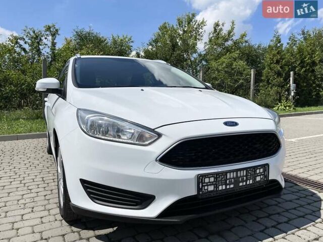Білий Форд Фокус, об'ємом двигуна 1.6 л та пробігом 156 тис. км за 9700 $, фото 6 на Automoto.ua