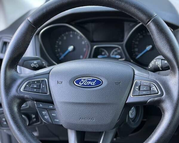 Белый Форд Фокус, объемом двигателя 1 л и пробегом 83 тыс. км за 7400 $, фото 12 на Automoto.ua