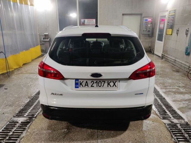 Білий Форд Фокус, об'ємом двигуна 1.6 л та пробігом 170 тис. км за 9500 $, фото 2 на Automoto.ua