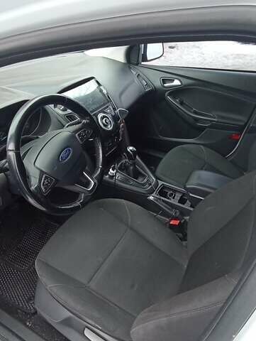 Белый Форд Фокус, объемом двигателя 1 л и пробегом 129 тыс. км за 8000 $, фото 3 на Automoto.ua