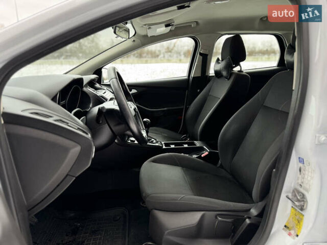 Білий Форд Фокус, об'ємом двигуна 1 л та пробігом 191 тис. км за 7999 $, фото 16 на Automoto.ua