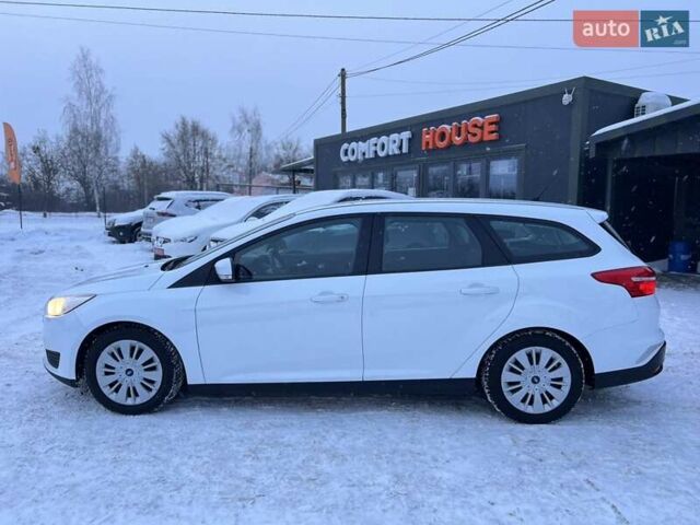 Белый Форд Фокус, объемом двигателя 1.5 л и пробегом 160 тыс. км за 10200 $, фото 3 на Automoto.ua