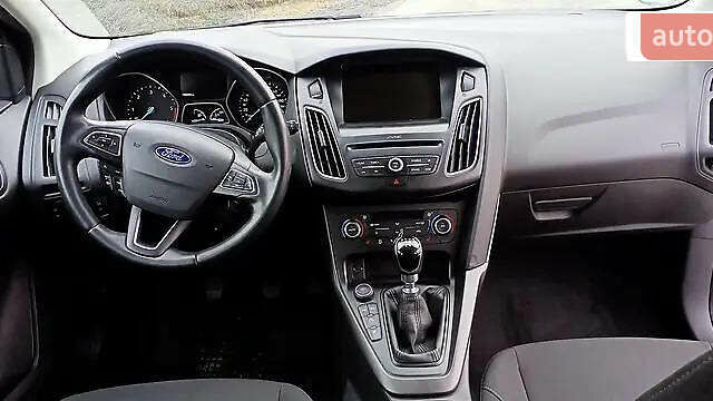 Белый Форд Фокус, объемом двигателя 1.5 л и пробегом 262 тыс. км за 9000 $, фото 4 на Automoto.ua