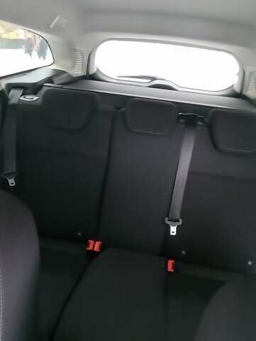 Белый Форд Фокус, объемом двигателя 1 л и пробегом 129 тыс. км за 8000 $, фото 1 на Automoto.ua