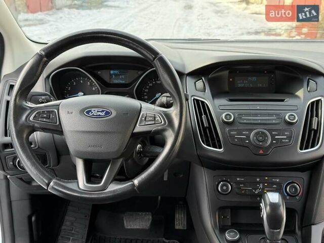 Білий Форд Фокус, об'ємом двигуна 1.6 л та пробігом 135 тис. км за 9700 $, фото 33 на Automoto.ua
