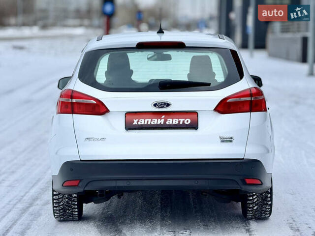 Білий Форд Фокус, об'ємом двигуна 1 л та пробігом 191 тис. км за 7999 $, фото 5 на Automoto.ua
