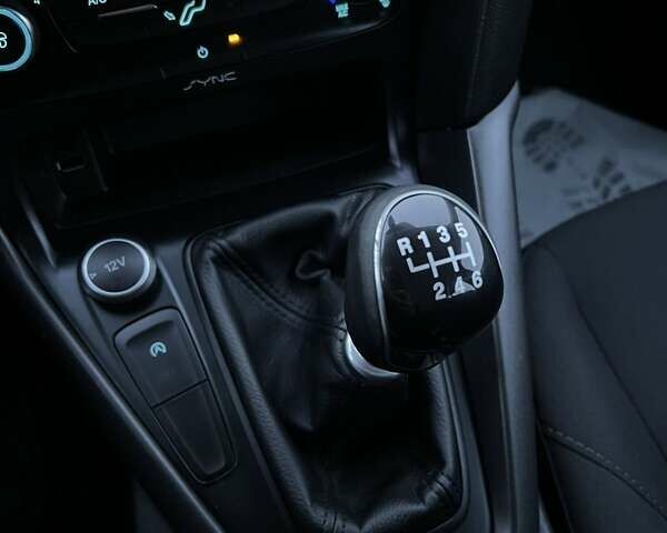 Белый Форд Фокус, объемом двигателя 1.5 л и пробегом 160 тыс. км за 10200 $, фото 22 на Automoto.ua