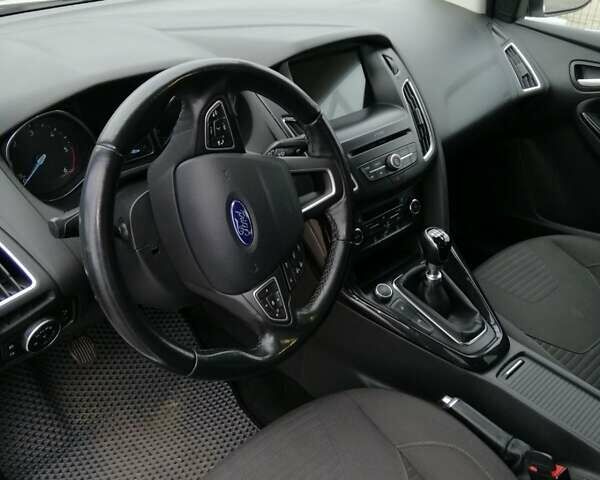 Белый Форд Фокус, объемом двигателя 2 л и пробегом 260 тыс. км за 14300 $, фото 16 на Automoto.ua