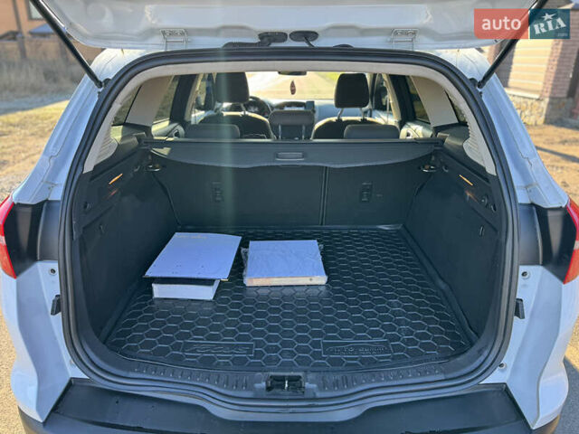 Білий Форд Фокус, об'ємом двигуна 1.5 л та пробігом 121 тис. км за 11700 $, фото 16 на Automoto.ua