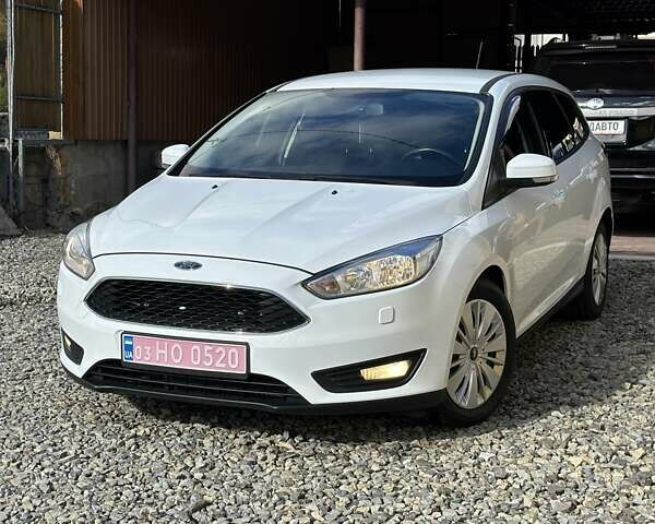 Белый Форд Фокус, объемом двигателя 1.5 л и пробегом 89 тыс. км за 11000 $, фото 2 на Automoto.ua