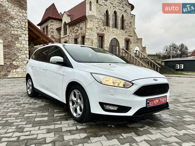 Белый Форд Фокус, объемом двигателя 1.5 л и пробегом 89 тыс. км за 10600 $, фото 1 на Automoto.ua