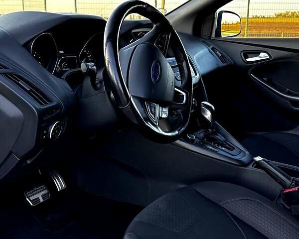 Білий Форд Фокус, об'ємом двигуна 1.5 л та пробігом 157 тис. км за 9000 $, фото 4 на Automoto.ua