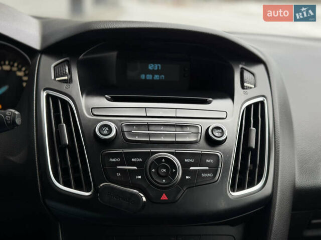 Білий Форд Фокус, об'ємом двигуна 1 л та пробігом 191 тис. км за 7999 $, фото 11 на Automoto.ua