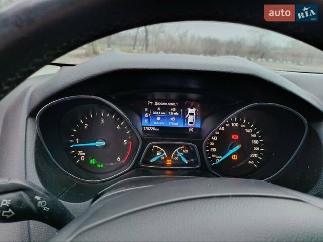 Білий Форд Фокус, об'ємом двигуна 2 л та пробігом 174 тис. км за 8700 $, фото 6 на Automoto.ua