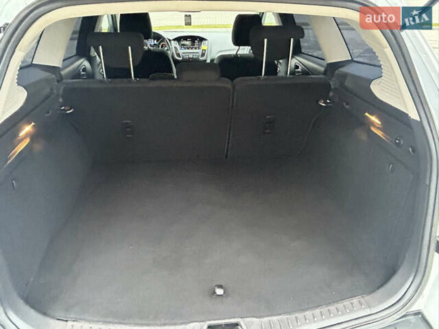 Белый Форд Фокус, объемом двигателя 1.5 л и пробегом 89 тыс. км за 10600 $, фото 17 на Automoto.ua